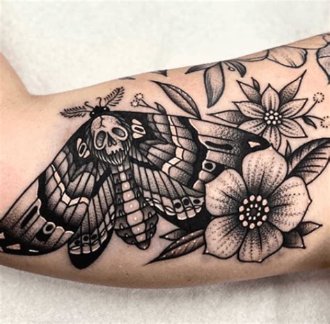 moth shin tattoo|30 Best Moth Tattoo Ideas You Should Check